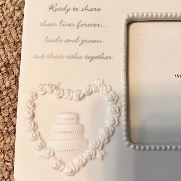 Russ Porcelain Wedding Photo Frame Cake Cutting 4x6 Bride Groom Marriage Gift - Picture 2 of 7